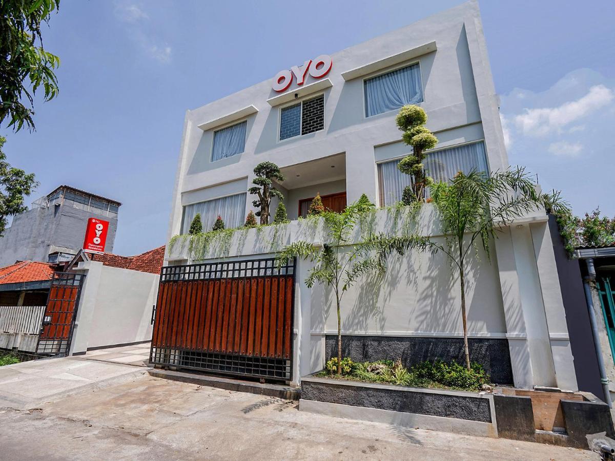 Oyo 747 Cipunegara Residence Surabaja Zewnętrze zdjęcie