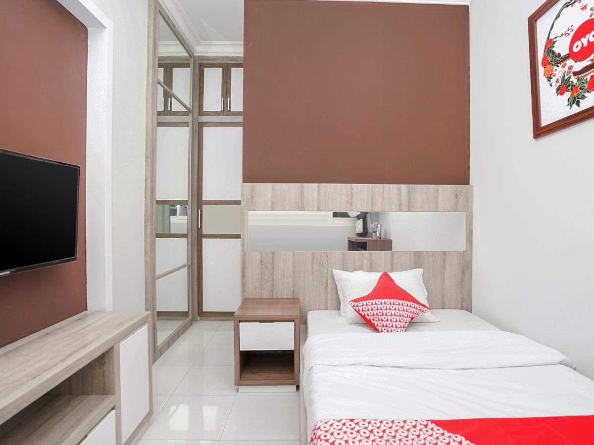 Oyo 747 Cipunegara Residence Surabaja Zewnętrze zdjęcie
